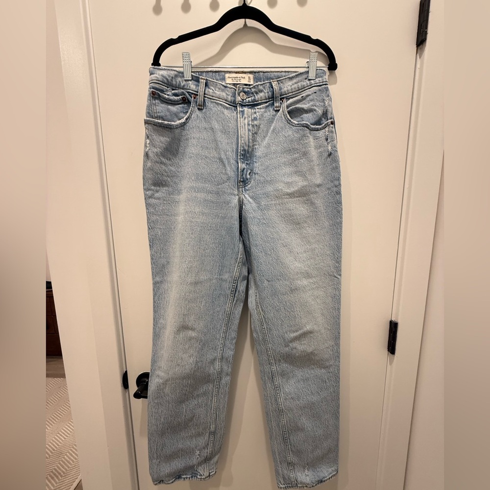 Abercrombie & Fitch Light Blue '90s Straight Ultra High Rise Curve Love Jeans